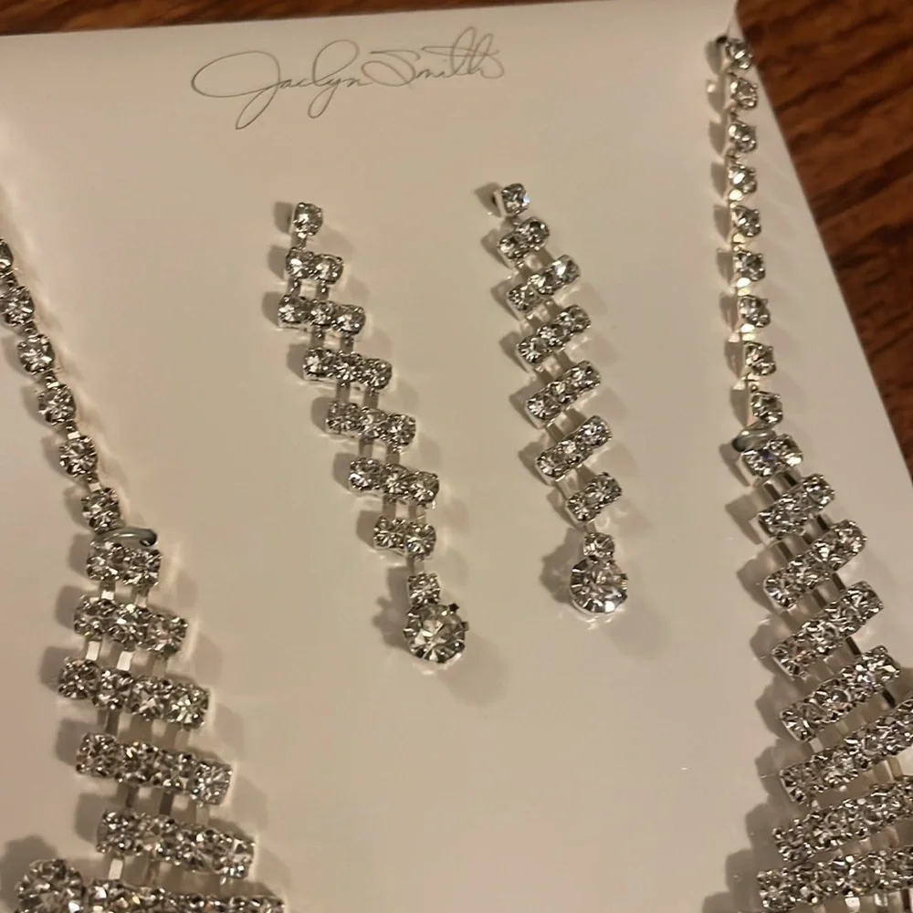 Jaclyn Smith diamond look silver necklace and earrings jewelry Coord set New